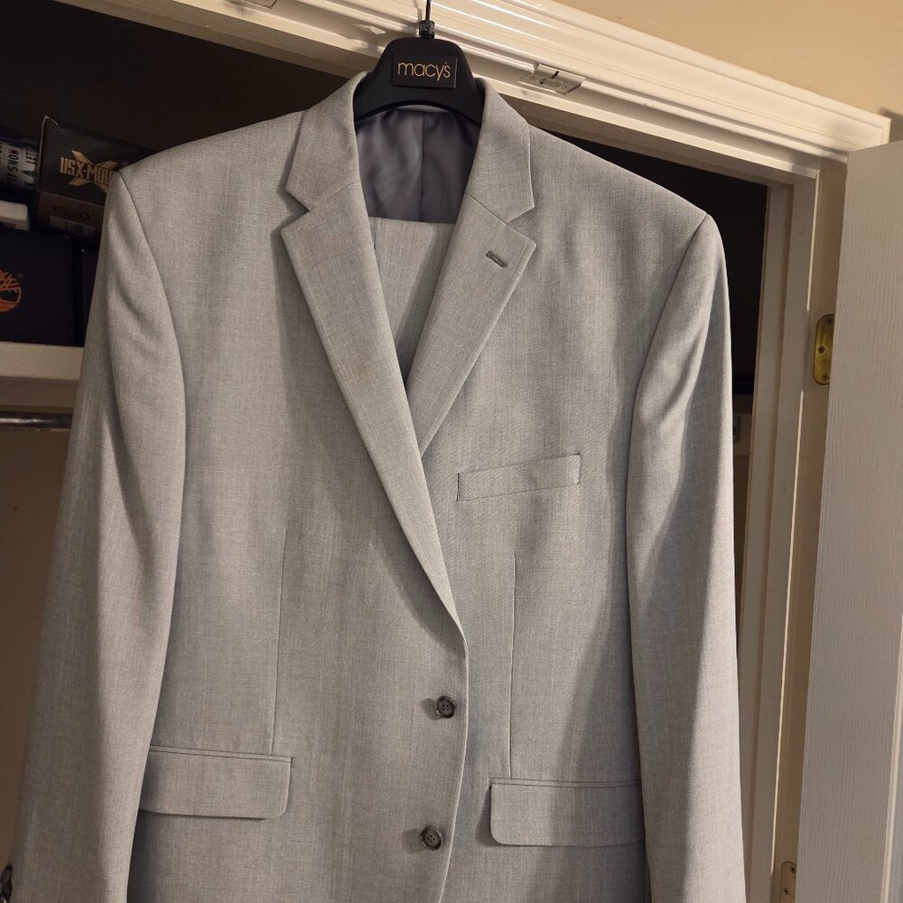 Perry Ellis Portfolio 2piece Suit